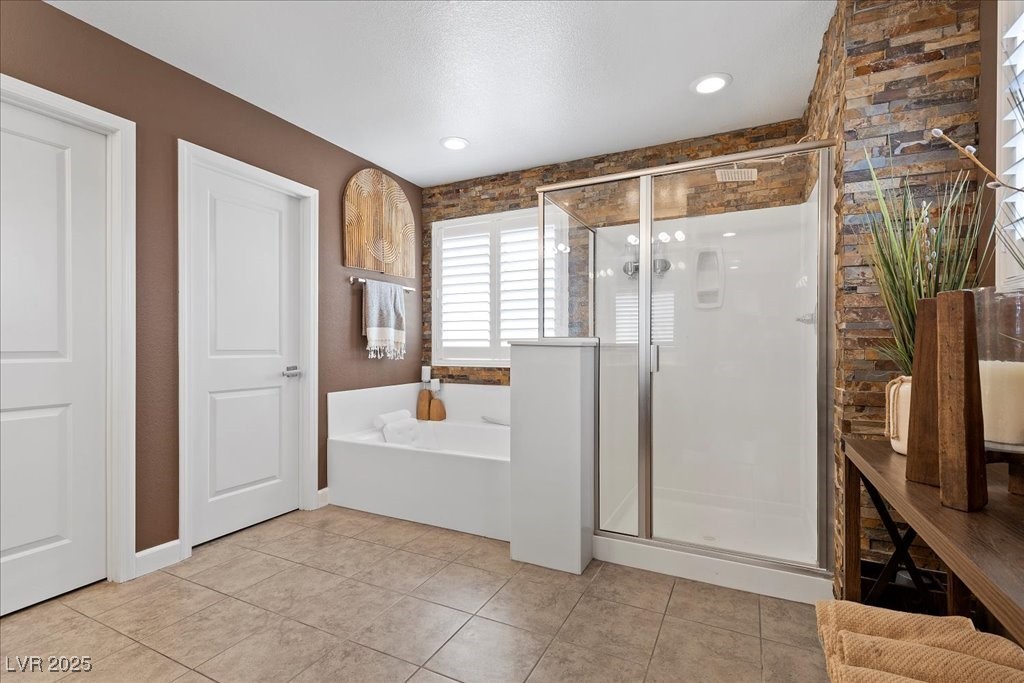 8013 Green River Knob Street