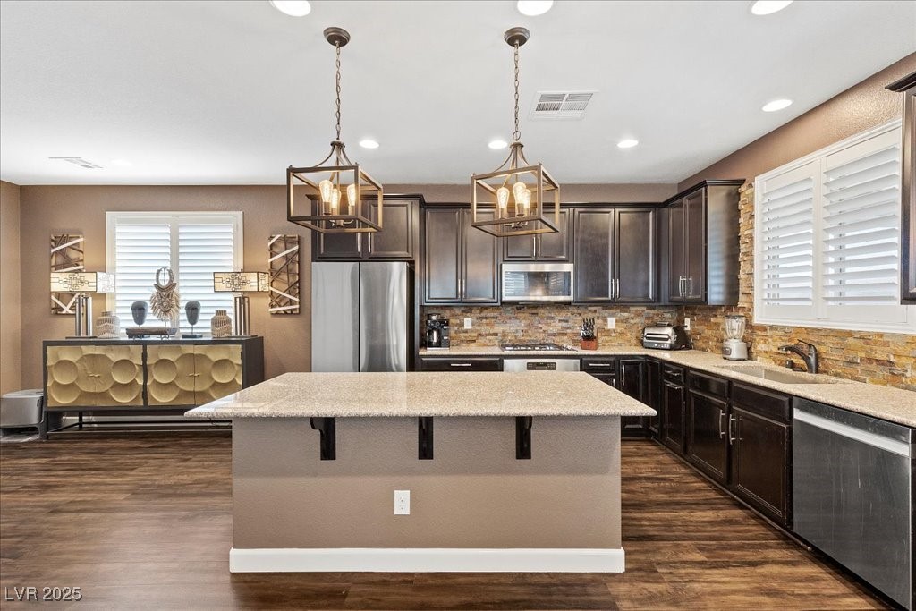 8013 Green River Knob Street