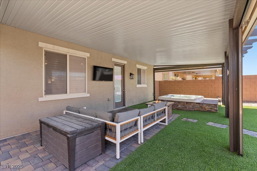 8013 Green River Knob Street