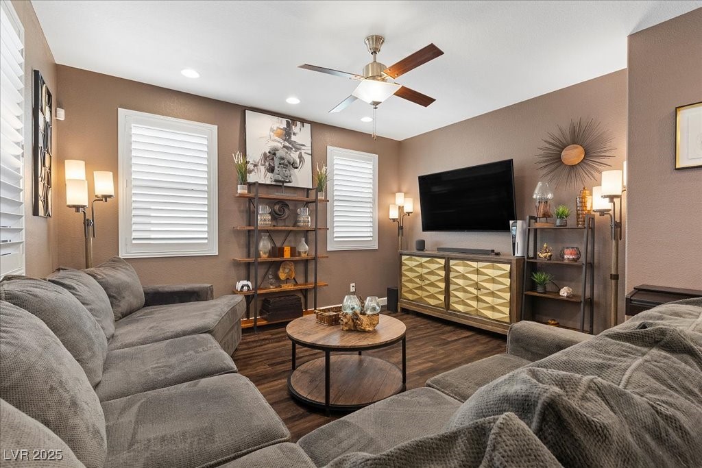 8013 Green River Knob Street