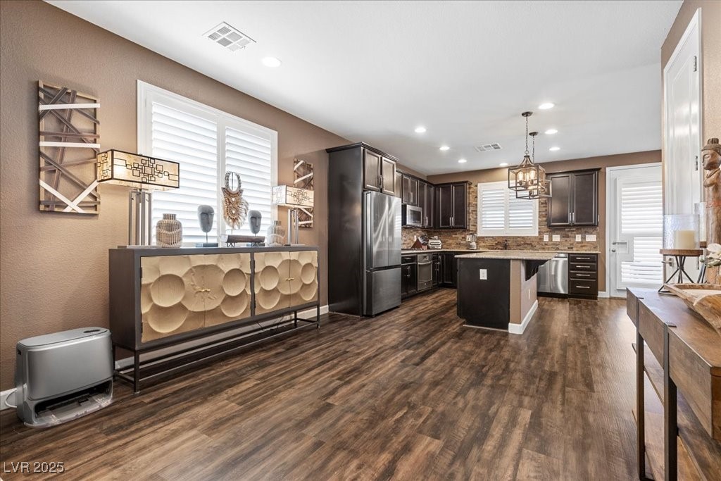 8013 Green River Knob Street