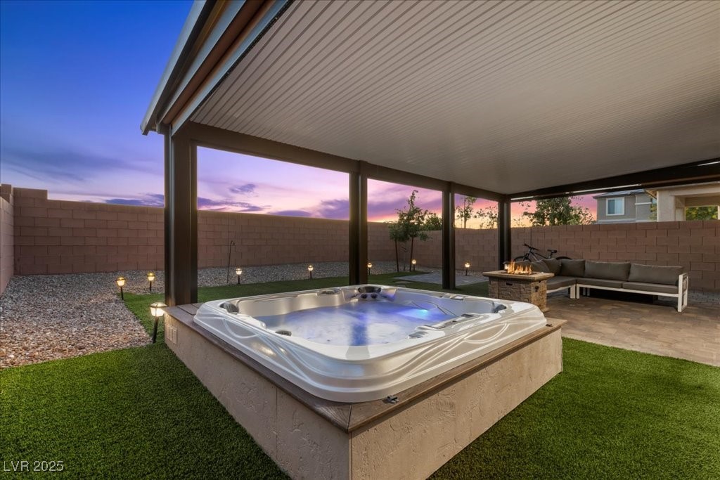 8013 Green River Knob Street