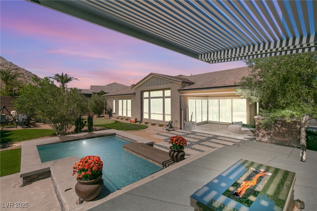 2927 The Peaks Lane