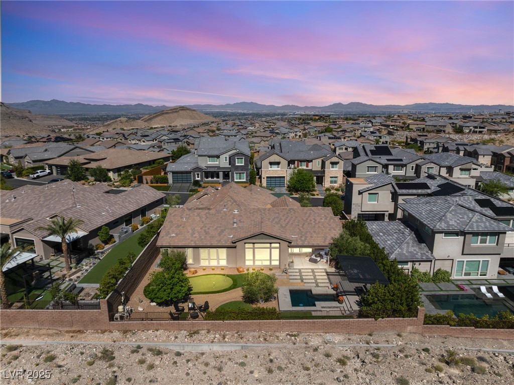 2927 The Peaks Lane