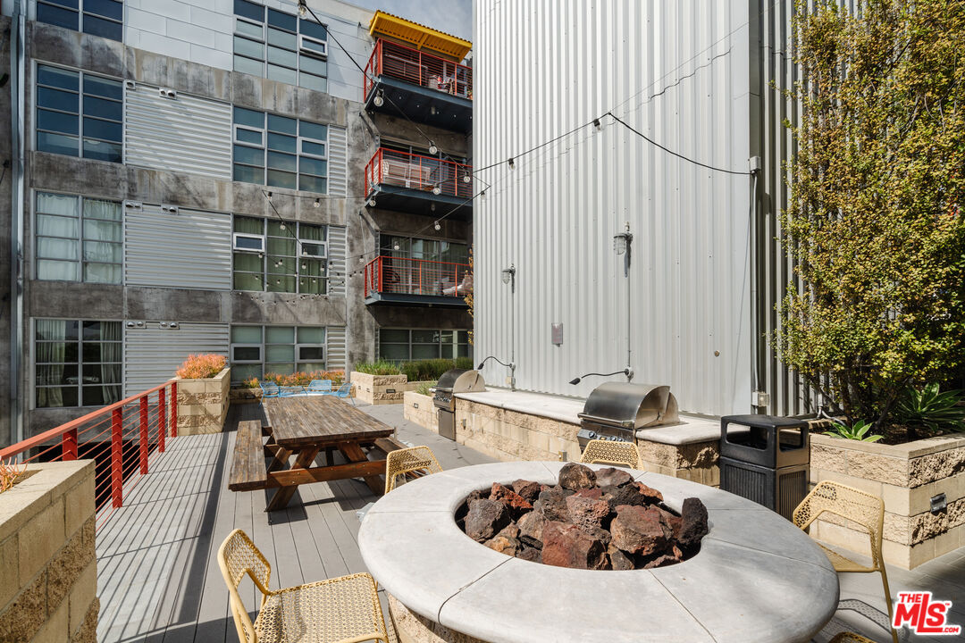 4141 Glencoe Ave Unit: 201