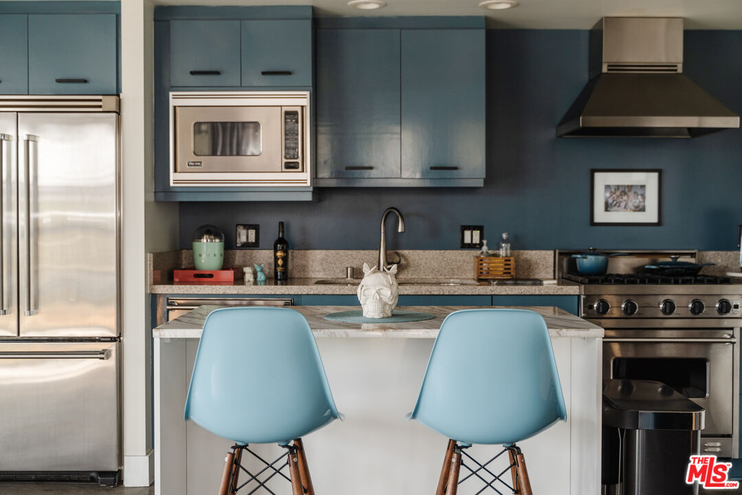 4141 Glencoe Ave Unit: 201