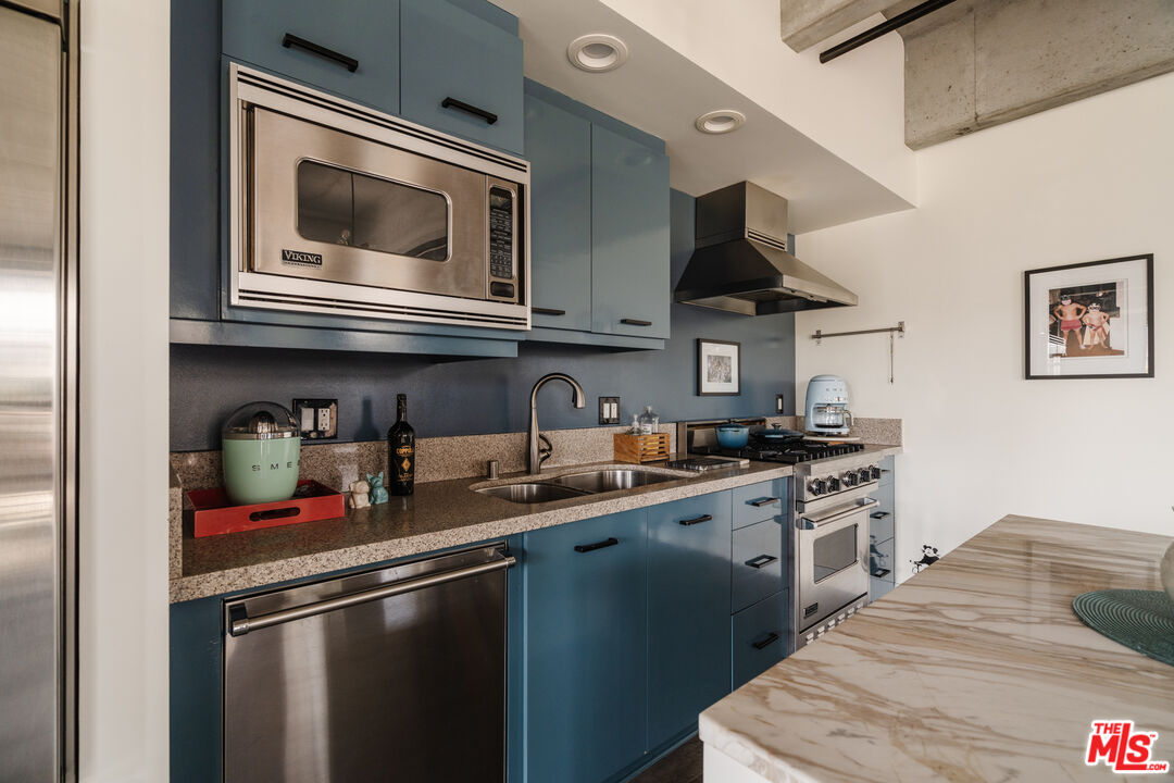 4141 Glencoe Ave Unit: 201