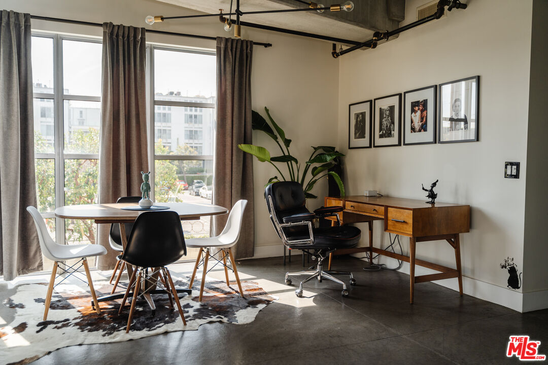 4141 Glencoe Ave Unit: 201