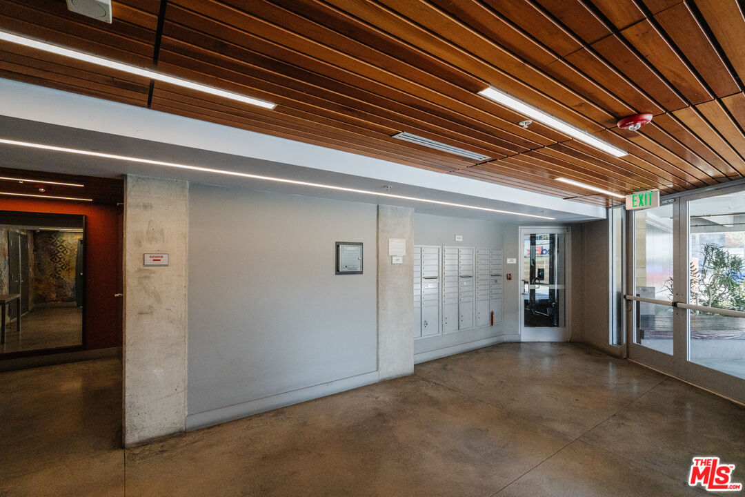 4141 Glencoe Ave Unit: 201