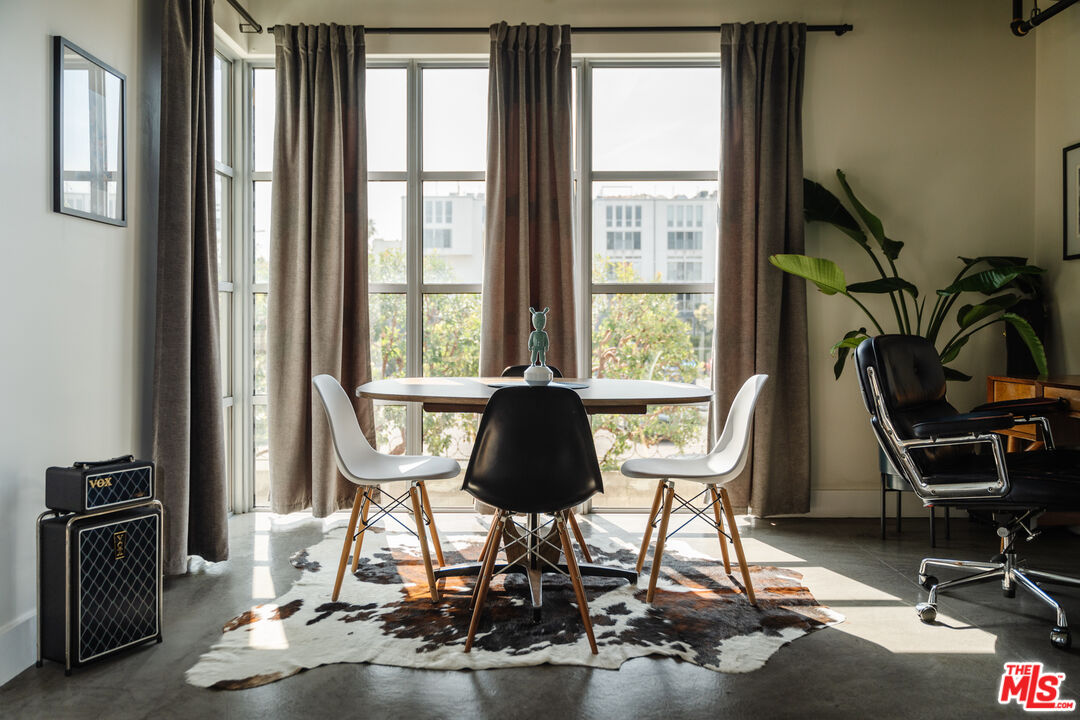 4141 Glencoe Ave Unit: 201