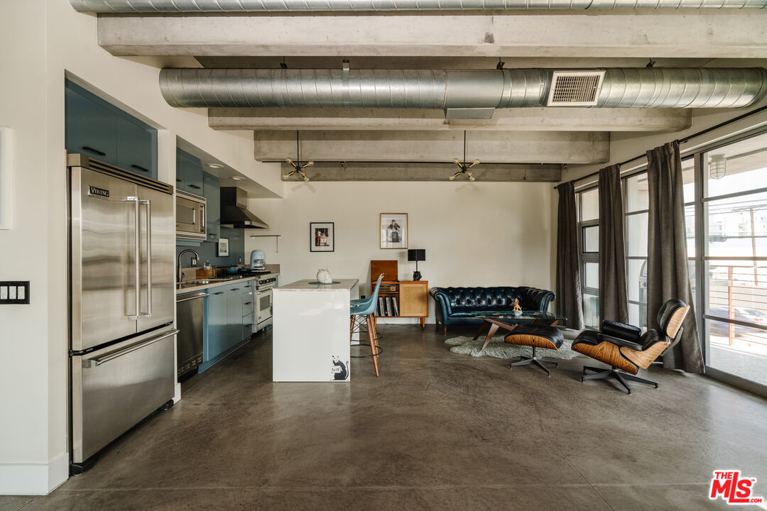 4141 Glencoe Ave Unit: 201