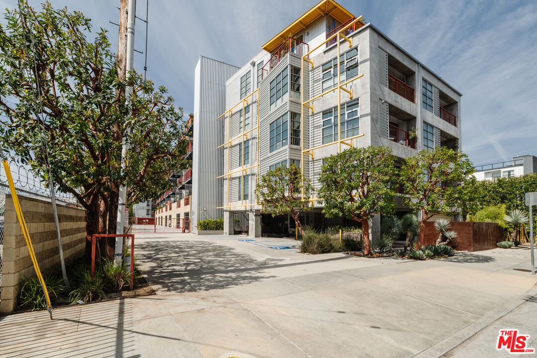 4141 Glencoe Ave Unit: 201