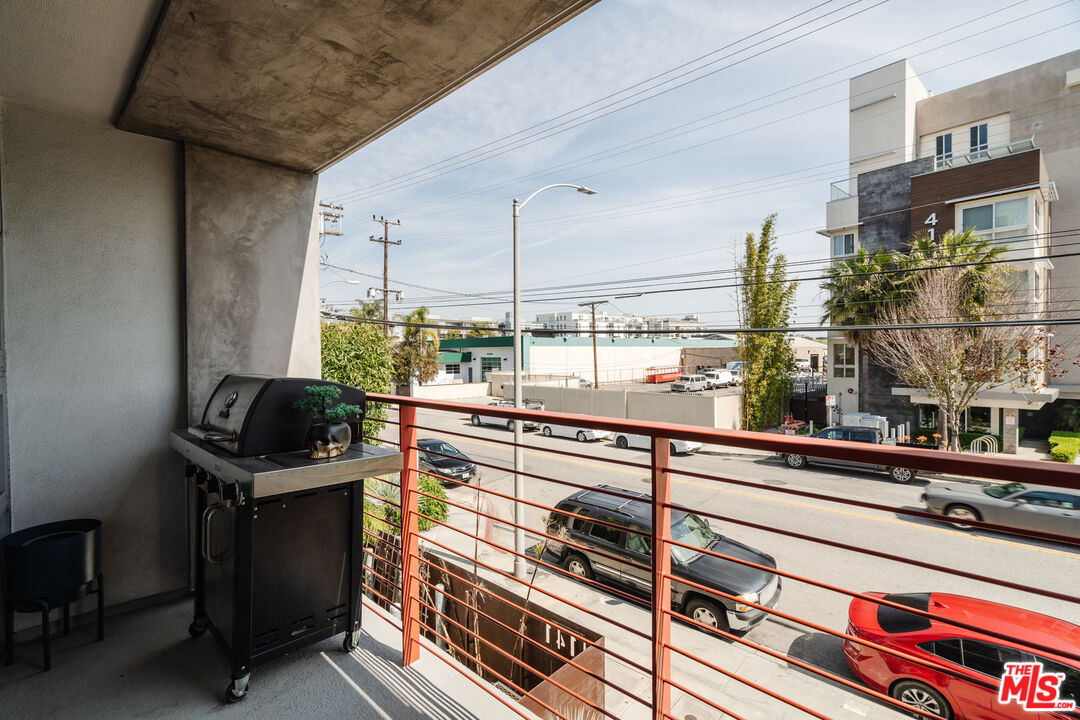 4141 Glencoe Ave Unit: 201