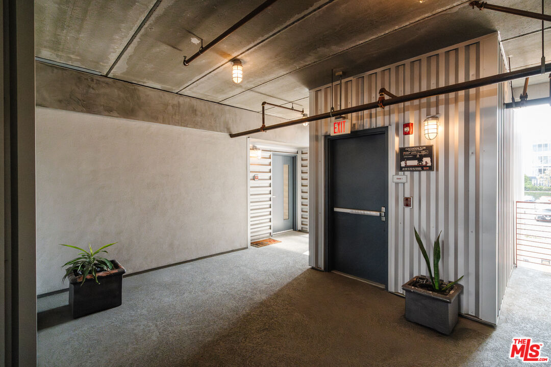 4141 Glencoe Ave Unit: 201