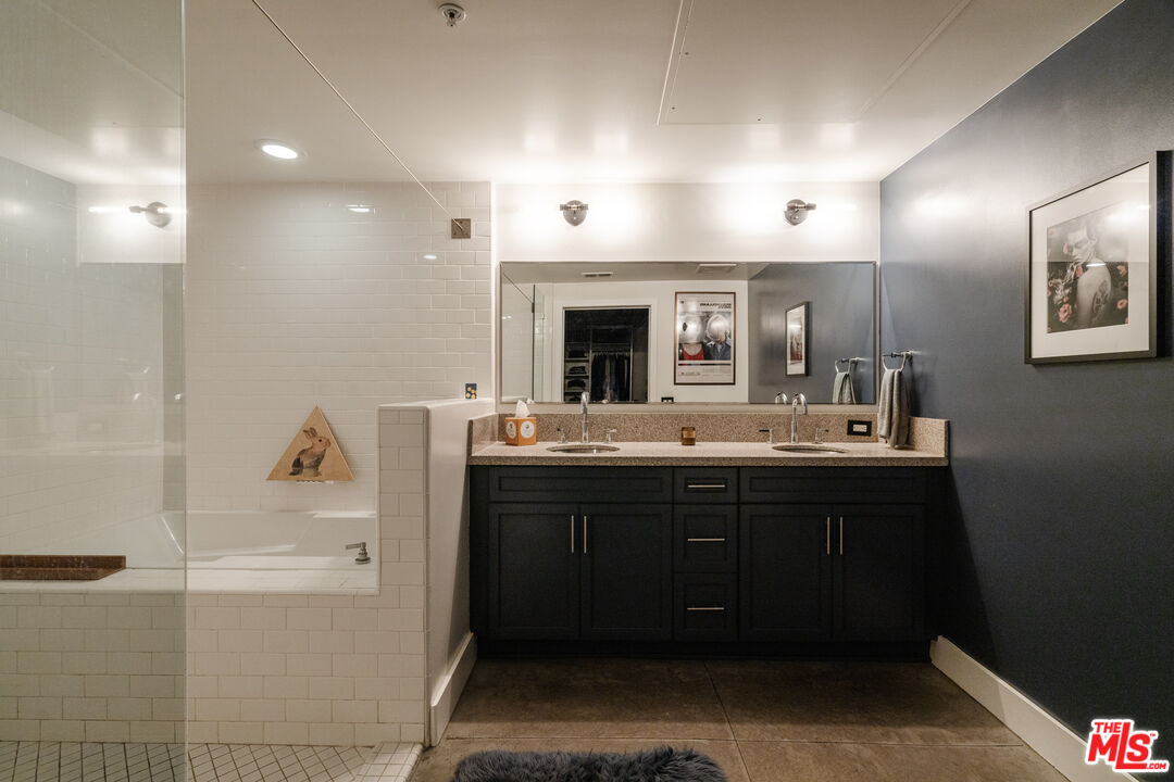 4141 Glencoe Ave Unit: 201