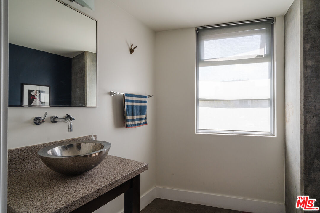 4141 Glencoe Ave Unit: 201
