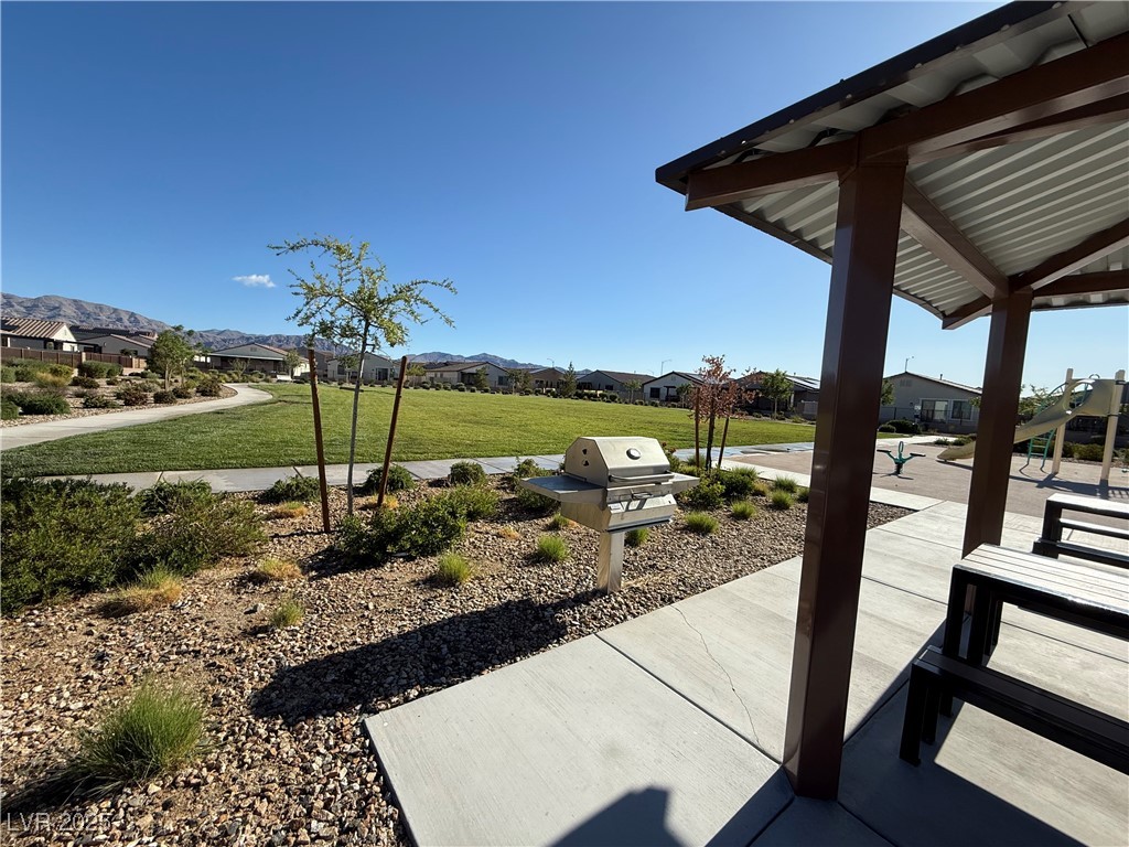 6938 Feather Hill Street