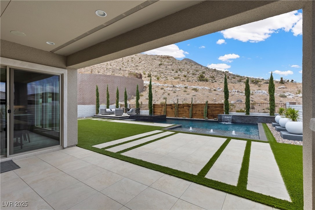 2601 Nevada Agave Lane