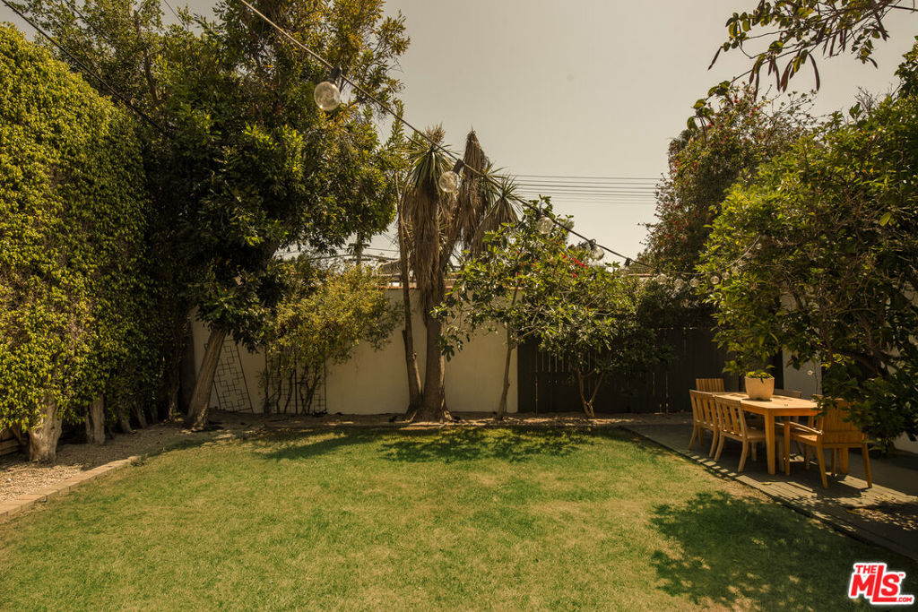 102 N Laurel Avenue