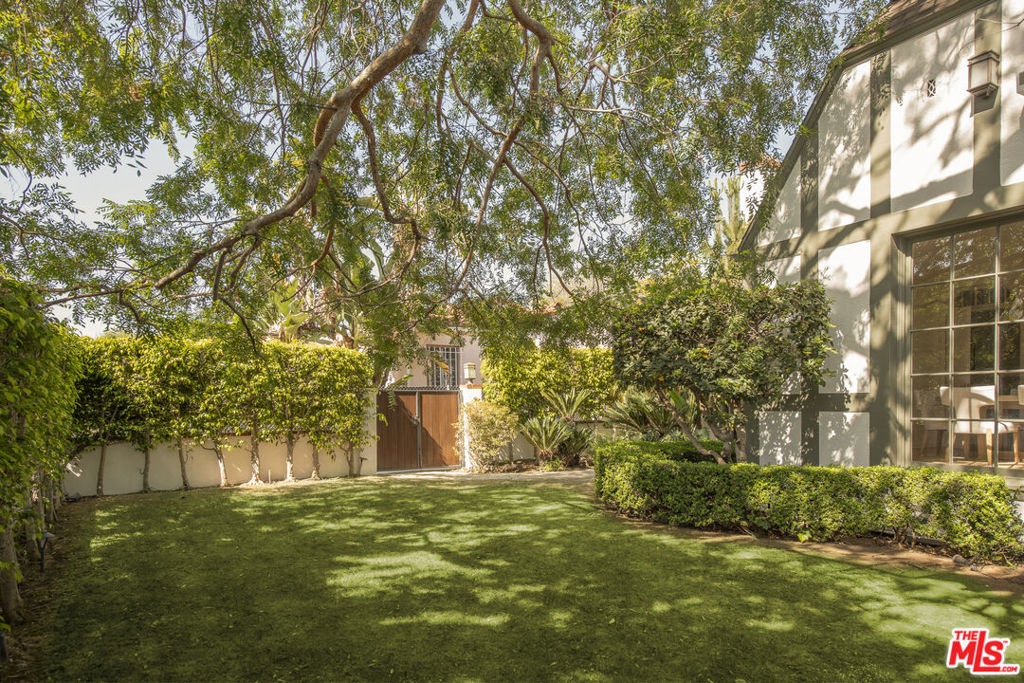 102 N Laurel Avenue
