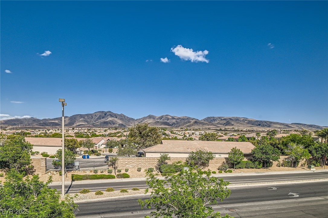 2728 Holmfault Street