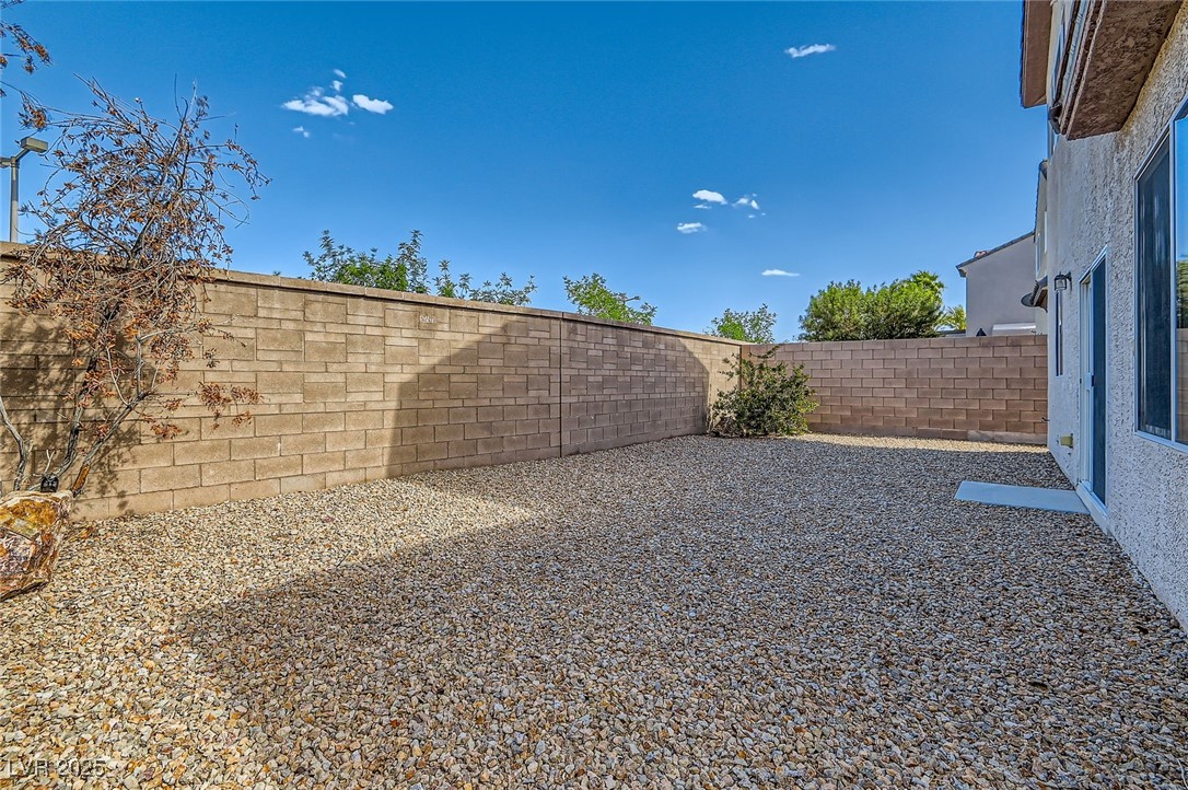 2728 Holmfault Street