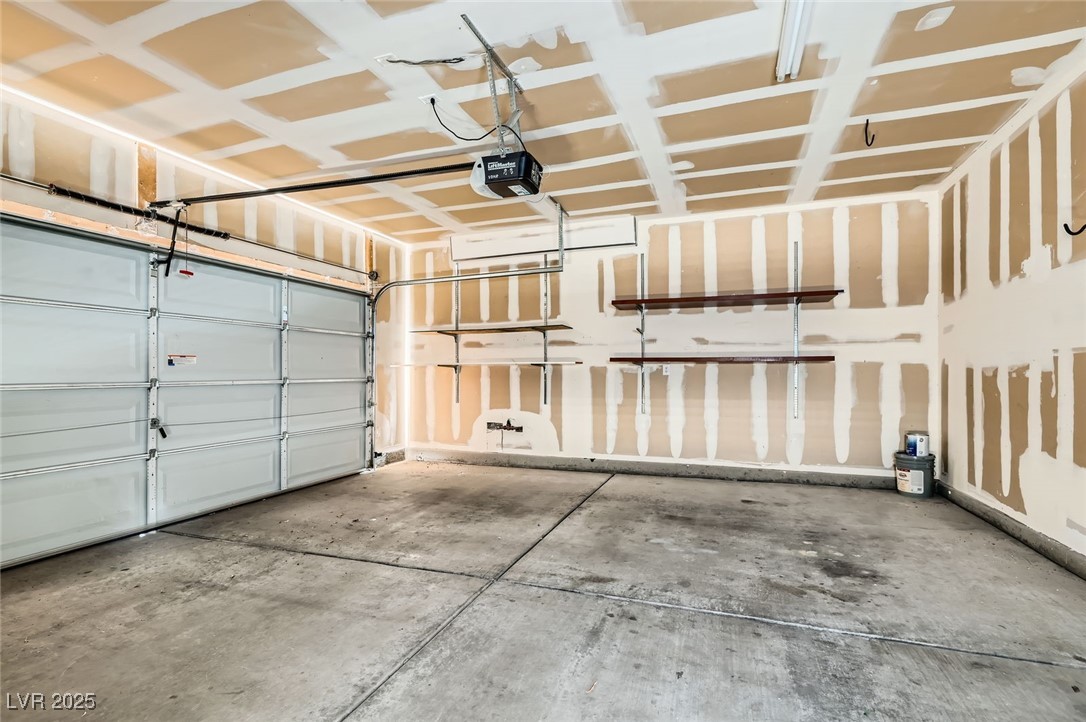 2728 Holmfault Street