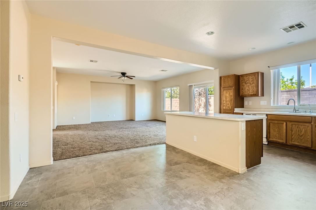 2728 Holmfault Street