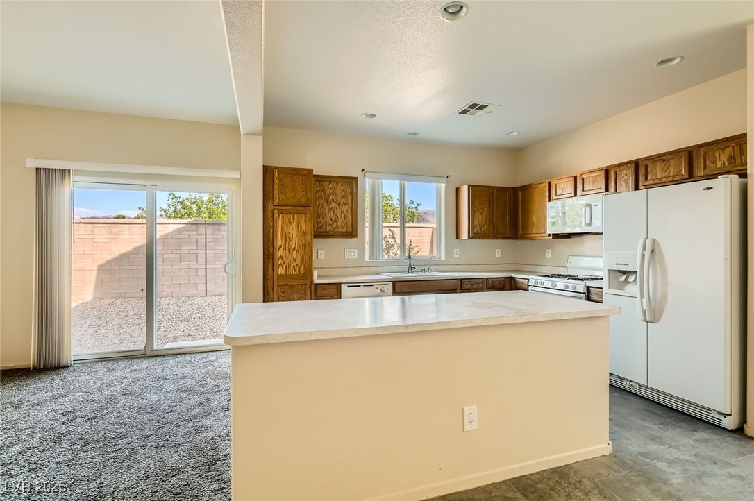 2728 Holmfault Street