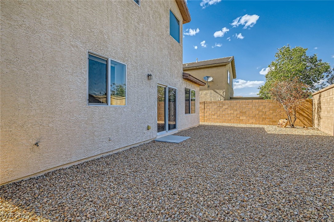 2728 Holmfault Street