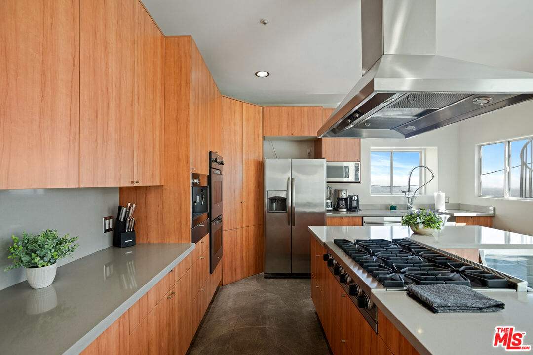 8435 FRANKLIN AVE