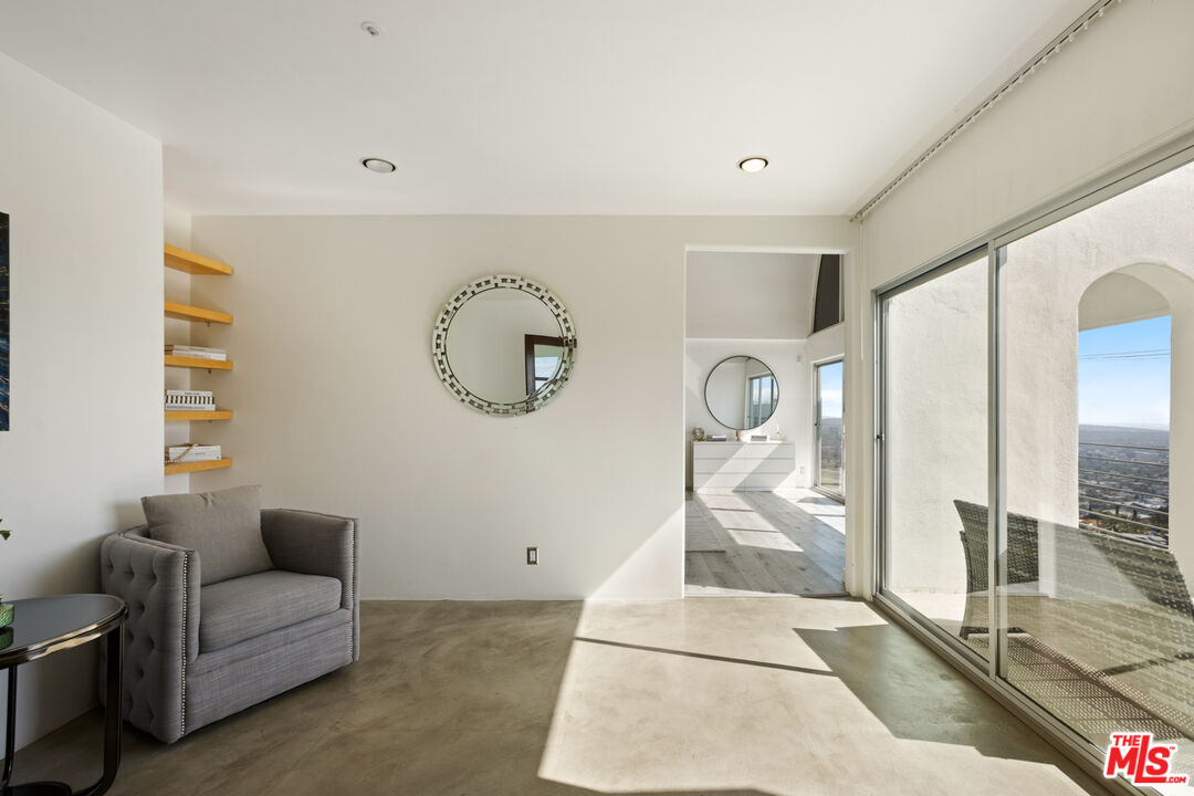8435 FRANKLIN AVE