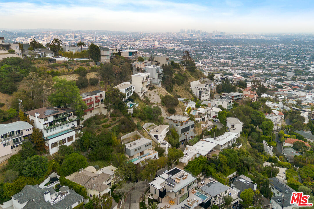 8469 FRANKLIN AVE