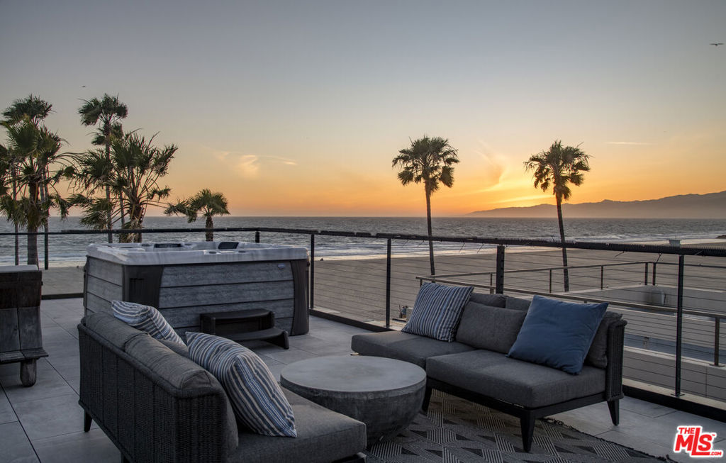 3011 Ocean Front Walk