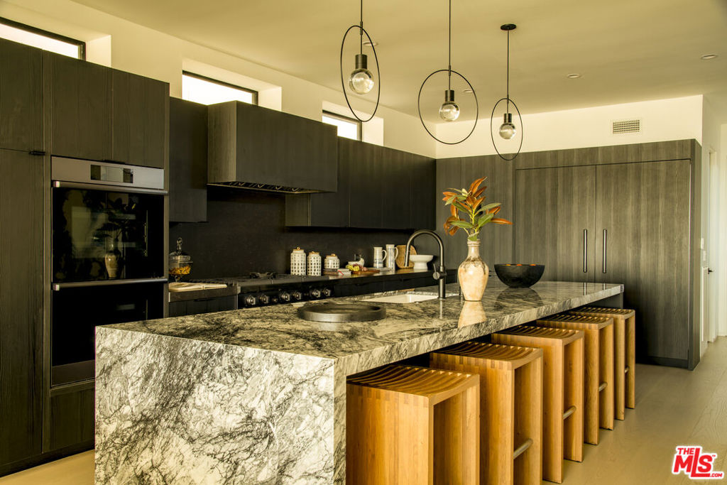 3011 Ocean Front Walk