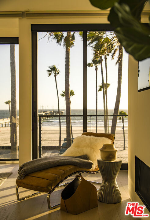 3011 Ocean Front Walk