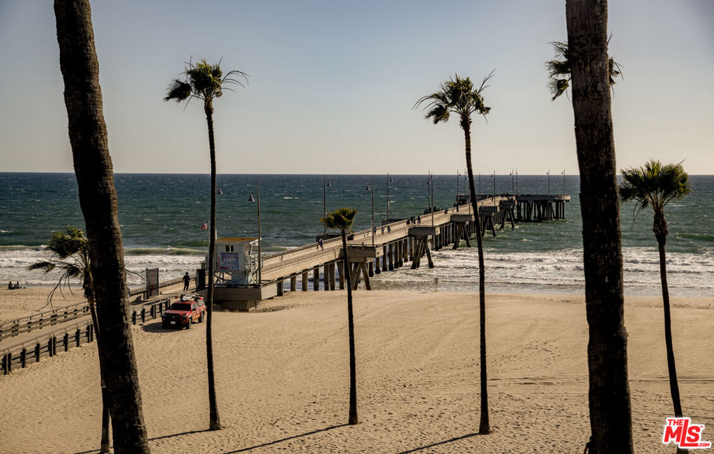 3011 Ocean Front Walk