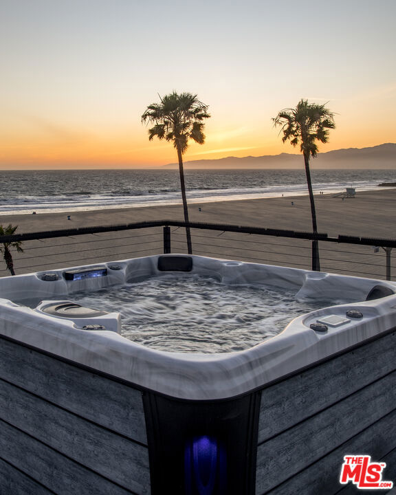 3011 Ocean Front Walk
