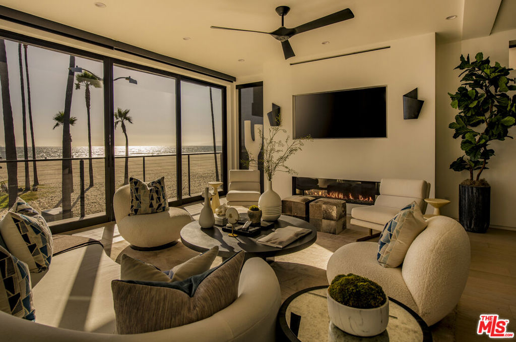 3011 Ocean Front Walk