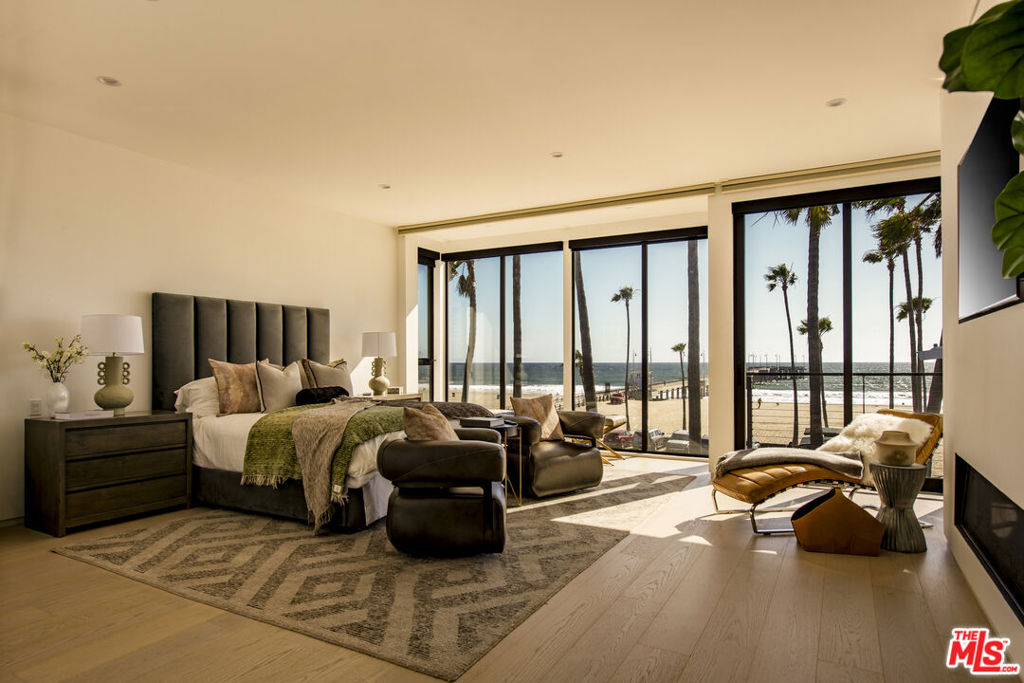 3011 Ocean Front Walk