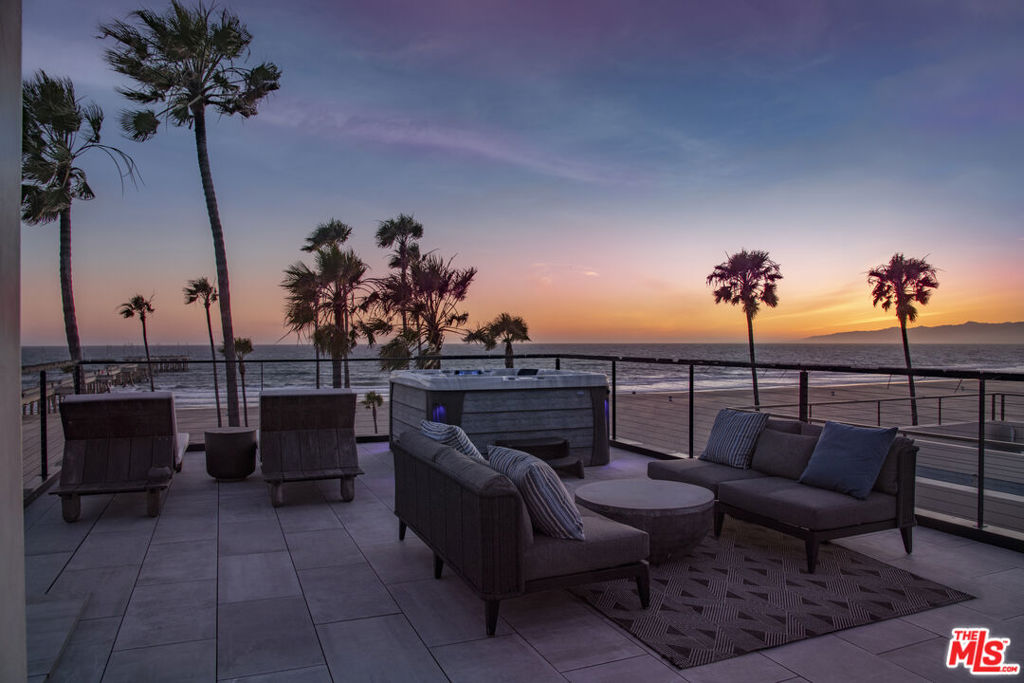 3011 Ocean Front Walk