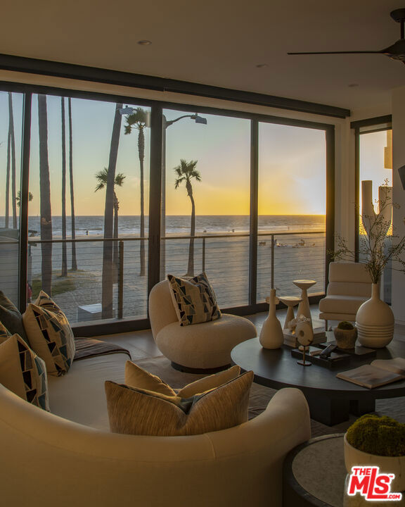 3011 Ocean Front Walk