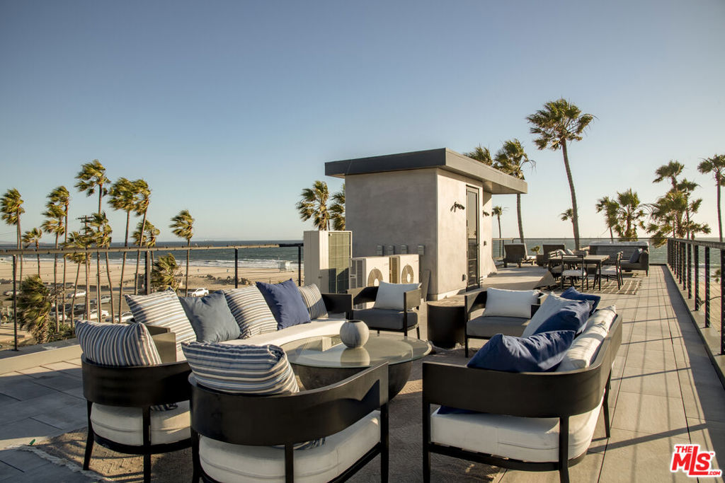 3011 Ocean Front Walk