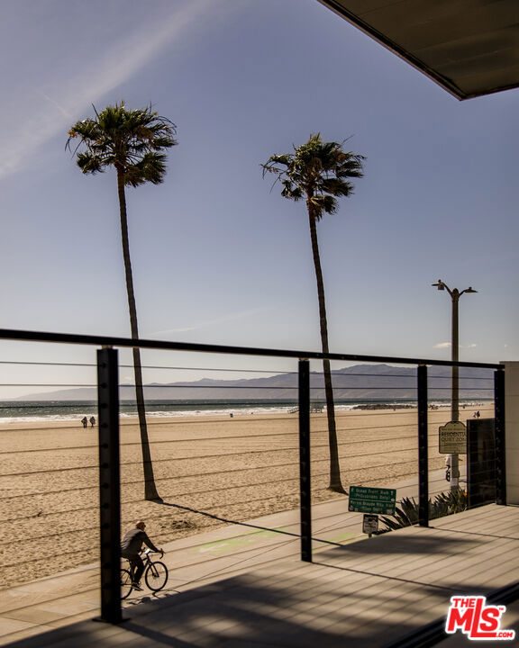 3011 Ocean Front Walk