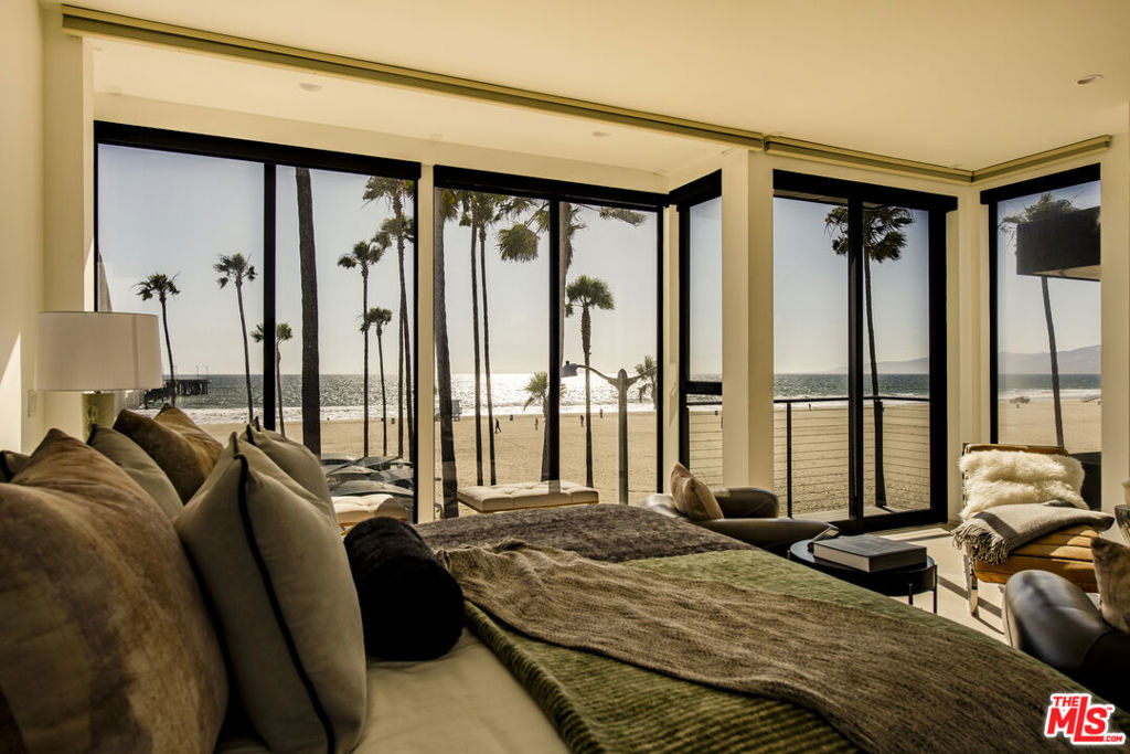 3011 Ocean Front Walk