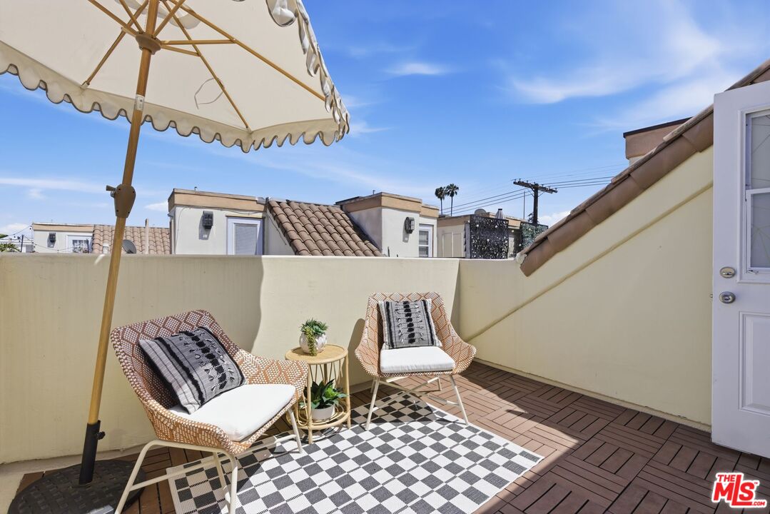 11110 Camarillo St Unit: 122
