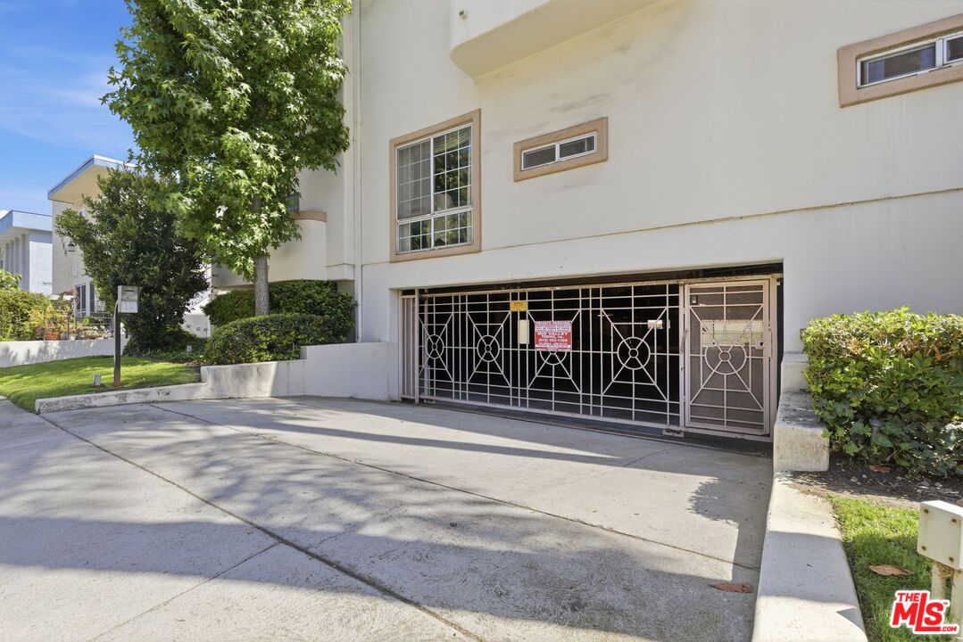 11110 Camarillo St Unit: 122