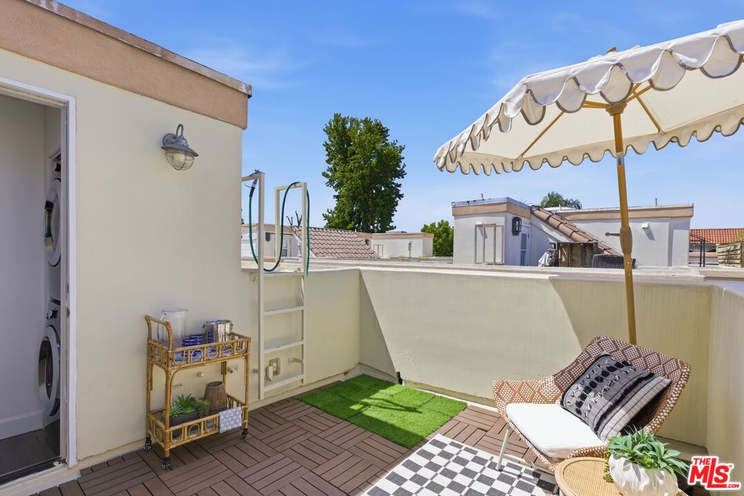 11110 Camarillo St Unit: 122