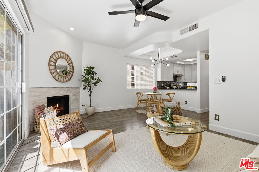 11110 Camarillo St Unit: 122