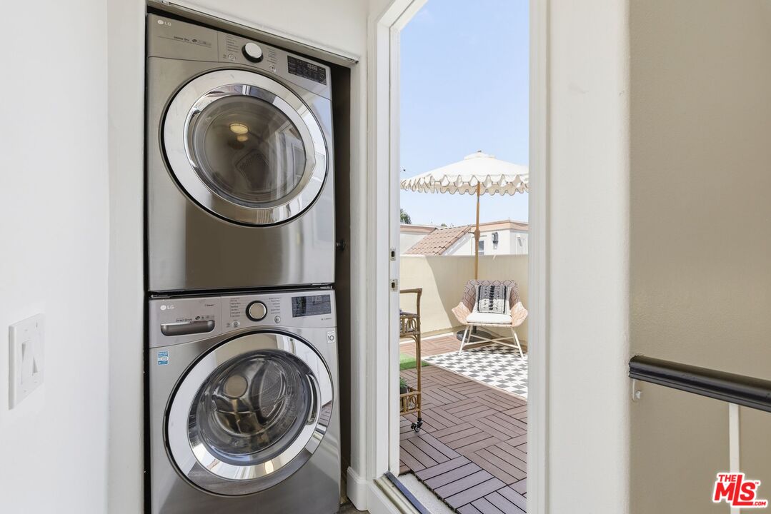 11110 Camarillo St Unit: 122